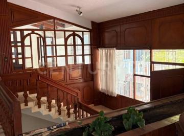 Casa · 1678m² · 4 Recámaras · 7 Estacionamientos · Residencia con Gran Terreno, Jardín, Alberca y Cancha de Tenis en Cuernavaca