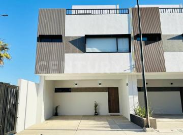 Casa · 152m² · 3 Recámaras · 2 Estacionamientos · Casa en Venta en La Cuspide, Tijuana Baja California.