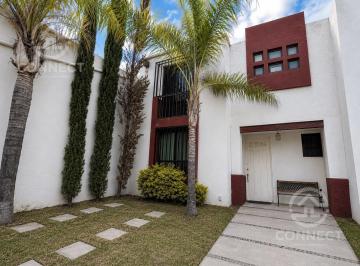 Casa · 107m² · 3 Recámaras · 2 Estacionamientos · Renta Casa Amueblada en Oasis León Gto