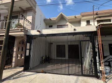 Casa · 173m² · 2 Recámaras · 1 Estacionamiento · Casa de Dos Plantas en Venta en San Jeronimo