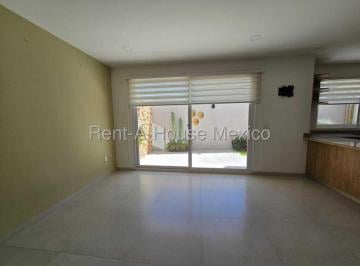 Casa · 283m² · 3 Recámaras · 2 Estacionamientos · Zibatá Casa Contemporánea en Renta con Doble Roof Garden y Vista Al Campo de Golf Rah3265