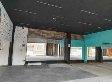 Local comercial · 92m² · 40 Estacionamientos · Local en Renta en Santa Cruz Metepec