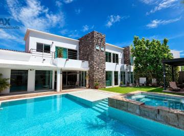 Casa · 270m² · 3 Recámaras · 5 Estacionamientos · Exclusiva Casa en Venta en Fracc. Casco Antiguo, Cocoyoc, Yautepec, Mor. Clave 6273