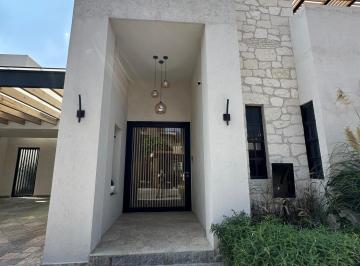 Casa · 370m² · 3 Recámaras · 2 Estacionamientos · Casa en Venta en Campestre Morillotla, San Andrés Cholula, Puebla