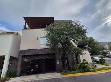 Casa · 358m² · 3 Recámaras · 2 Estacionamientos · Casa en Venta Bosques de Las Cumbres