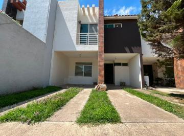 Casa de 3 habitaciones, León · Casa en Renta Amueblada Al Sur de La Ciudad