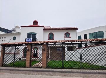 Casa Familiar en Renta, muy buenos espacios, ventilada y con muy buena luz, ampl · Casa Familiar en Renta con 3 Recámaras, Jardín con Asador, Estudio, Amplios Espa