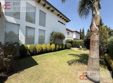 Casa en condominio · 355m² · 3 Recámaras · 5 Estacionamientos · Casa en Condominio con Buena Orientación