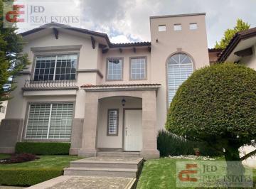 Casa en condominio · 310m² · 3 Recámaras · 4 Estacionamientos · Casa en Condominio - Los Robles