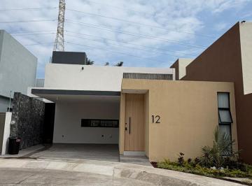 Casa · 3 Recámaras · 2 Estacionamientos · Casa Amueblada en Renta en Las Palmas Boca del Río con Alberca