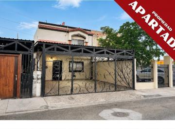 N/A · Casa en Renta Equipada y Amueblada en Priv. Terrazas del Sol / 3 Recamaras / 2.5 Baños / $16,600