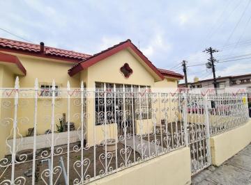 Casa uso de suelo · 117m² · 3 Recámaras · 2 Estacionamientos · Casa con Uso de Suelo en Renta en Mitras Sur