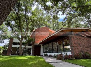 Casa · 355m² · 3 Recámaras · 4 Estacionamientos · Casa en Venta en San Fernando