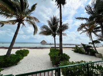 Casa de 6 habitaciones, Benito Juárez · Casa en Renta / Venta – Frente Al Mar