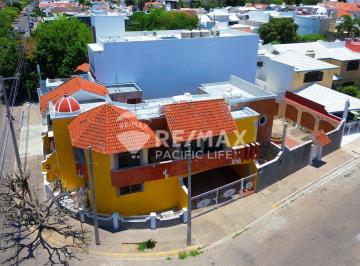 Casa · 410m² · 4 Recámaras · 4 Estacionamientos · Casa en Venta en Lomas de Mazatlán - (4)