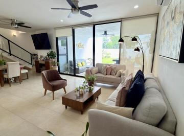 Casa · 267m² · 4 Recámaras · 2 Estacionamientos · Casa en Venta Equipada 4 Recámaras y Paneles Solar, Dzityá