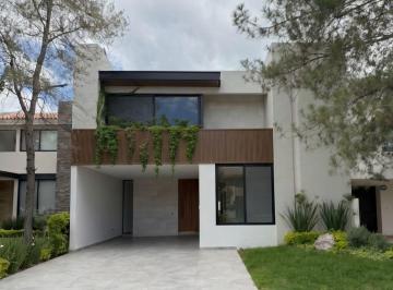 Casa de 4 habitaciones, León · Casa Nueva en Venta en La Campiña del Bosque Leon, Gto. Zona Norte. Ubicada en El 1er Cluster.