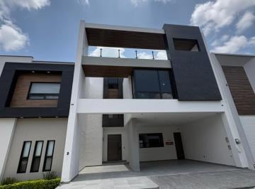 Casa · 388m² · 3 Recámaras · 2 Estacionamientos · Casa en Venta en Amorada, Nuevo León