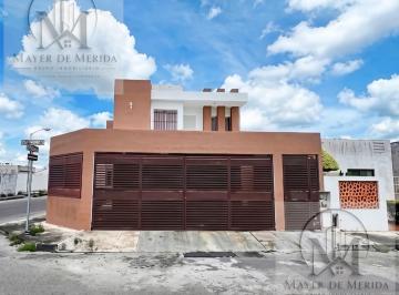 Casa en condominio · 3 Recámaras · 2 Estacionamientos · Casa en Condominio - Fraccionamiento Las Américas