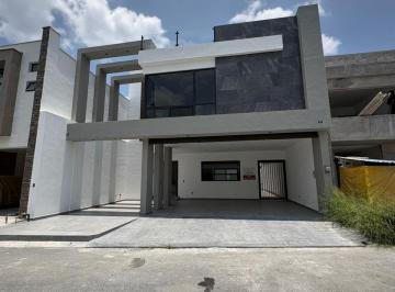 Casa · 388m² · 3 Recámaras · 2 Estacionamientos · Casa en Venta en Amorada, Nuevo León