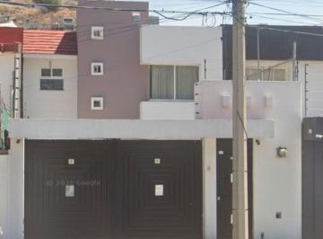 Casa de 3 habitaciones, Atizapán de Zaragoza · Venta de Casa en Calle Cerezos Jardines de Atizapan Edomex