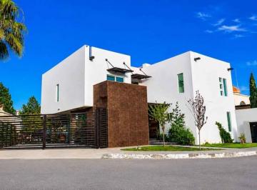 Casa de 4 habitaciones, Juárez · Sse Vende Casa Hacienda Residencial en L Zona Dorada