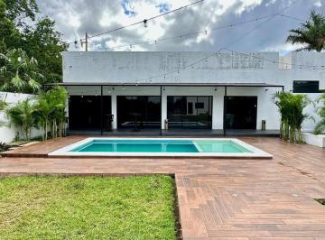 Casa · 965m² · 1 Recámara · 20 Estacionamientos · En Venta Salon de Eventos