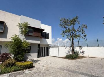 Casa de 3 habitaciones, Zapopan · Casa en Renta en Santillana
