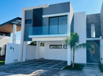 Casa · 190m² · 3 Recámaras · 2 Estacionamientos · Casa - Fraccionamiento Los Viñedos