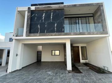Casa · 243m² · 3 Recámaras · 2 Estacionamientos · Casa en Villas del Renacimiento