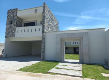 Casa · 435m² · 4 Recámaras · 2 Estacionamientos · Fraccionamiento Las Viñas, Torreón Coah.