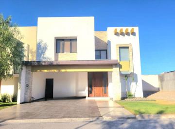 Casa · 380m² · 3 Recámaras · 2 Estacionamientos · Casa - Torreón