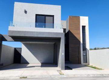 Casa · 313m² · 4 Recámaras · 2 Estacionamientos · Casa en Venta Residencia en Cartagena Al Norte Saltillo