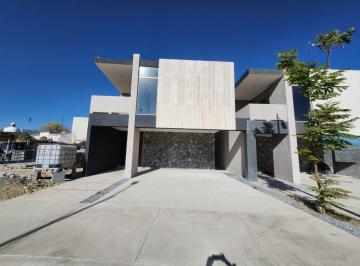 Casa · 245m² · 3 Recámaras · 2 Estacionamientos · Casa en Venta Desarrollo Exclusivo Casa de Piedra Al Norte Saltillo