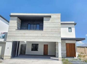 Casa · 330m² · 4 Recámaras · 2 Estacionamientos · Casa en Venta Saltillo Al Norte Residencial La Escondida