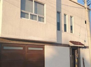 Casa · 293m² · 4 Recámaras · 2 Estacionamientos · Casa en Venta, Ejido Capultitlan, México
