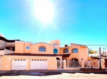 Casa de 5 habitaciones, Hermosillo · Residencia en Campanario Oportunidad Real…