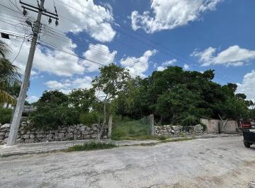 1 · Terreno con Construcción en Venta en Xcanatún, Yucatán