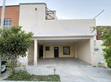 Casa de 4 habitaciones, Saltillo · Renta de Casa en Hacienda “el Cortijo”