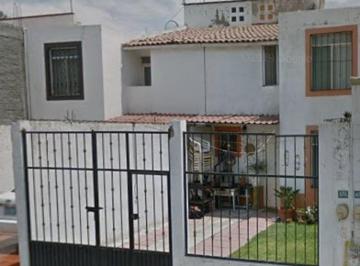 Casa de 3 habitaciones, Irapuato · Venta de Casa en Nuez de Gola Fraccionamiento Las Brisas Irapuato Guanajuato