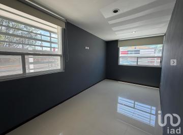 Departamento · 102m² · 2 Recámaras · 2 Estacionamientos · Departamento en Venta en Planta Baja