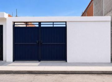 Casa · 90m² · 2 Recámaras · 1 Estacionamiento · Casa de un Piso en Venta o Renta