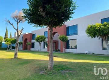 Casa · 122m² · 2 Recámaras · 2 Estacionamientos · Casa en Renta en Morillotla
