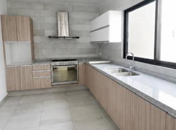 Casa · 3 Recámaras · 2 Estacionamientos · Casa en Renta Villas del Marquez