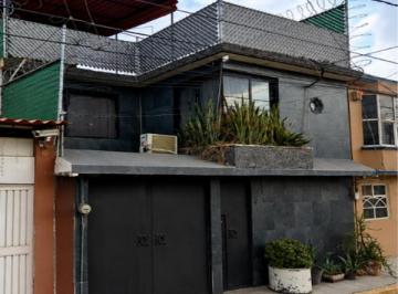 Casa de 4 habitaciones, Coacalco de Berriozábal · Casa en Venta en Villa de Las Flores, Coacalco, Estado de México