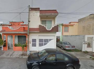 Casa de 3 habitaciones, Veracruz · Casa de 110 m² con 3 Recámaras en Venta en Laguna Real, Remate Hipotecario