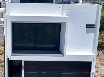 Casa · 306m² · 4 Recámaras · Casa en Venta