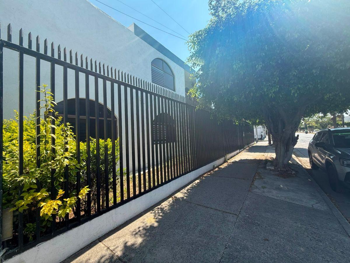 Casa en Venta Ideal Para Oficinas en Fracc Revolucion