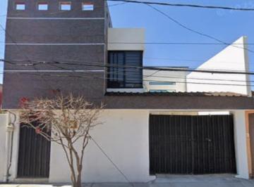 Casa de 3 habitaciones, Coacalco de Berriozábal · Casa en Venta en Villa de Las Flores, Coacalco, Edomex