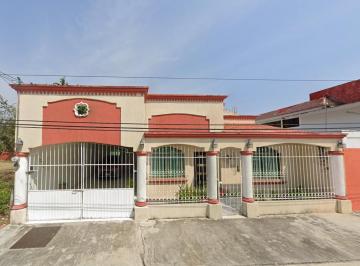 Casa de 4 habitaciones, Comalcalco · Venta de Casa en El Fracc. Las Rosas, Comalcalco, Tabasco